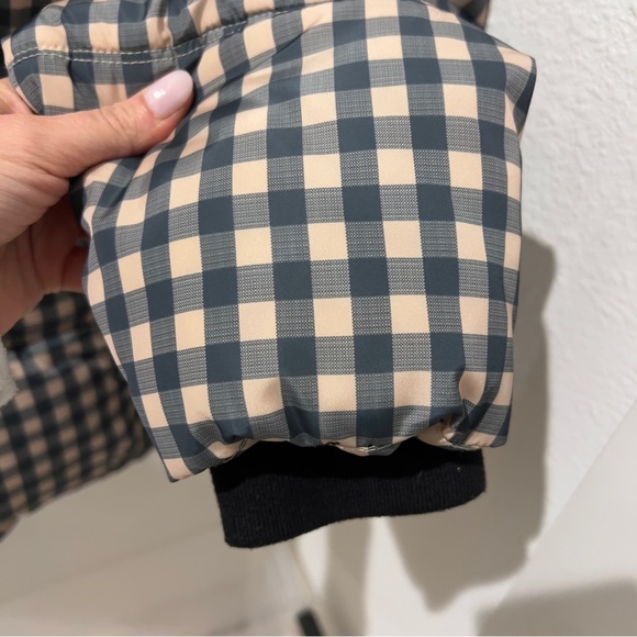 The Very Warm Mainline Printed Oversized Puffer Jacket Coat in Green - Picture 9 of 11